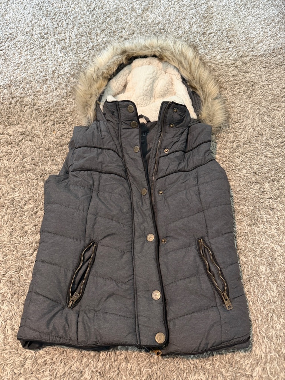 Aeropostale Dark Gray Quilted Faux-Fur Hooded Vest